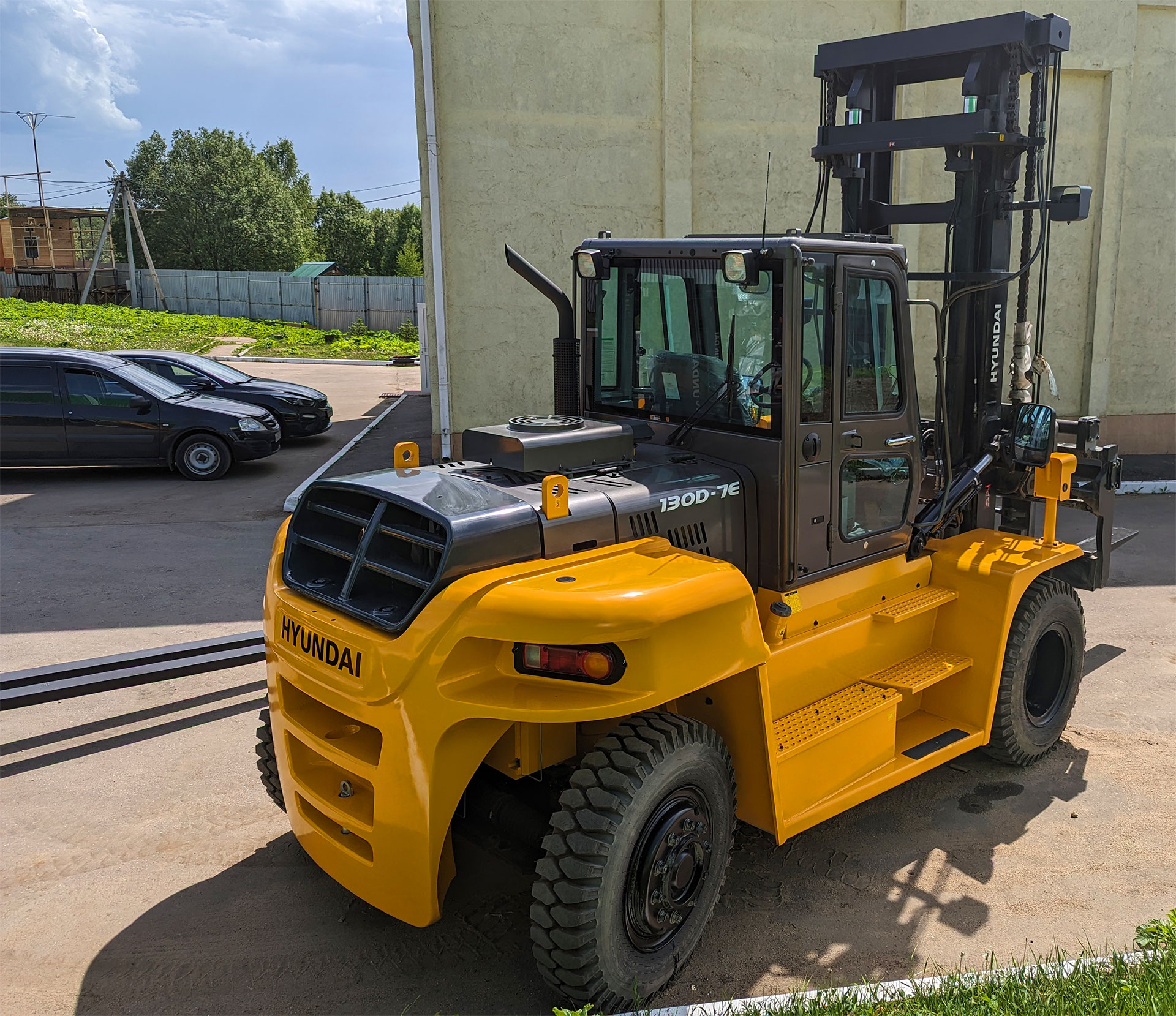 Дизельный вилочный погрузчик Hyundai 130D-7E